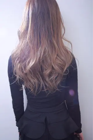 ロング 伊藤 裕貴のヘアスタイル