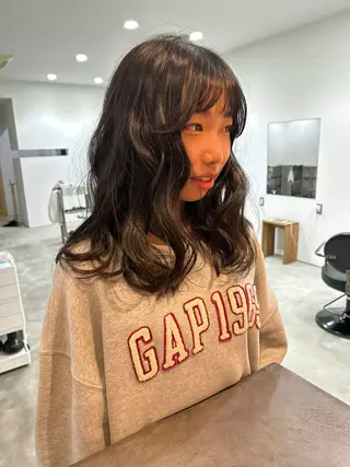 ミディアム Tommy所属・平田 知優のヘアスタイル