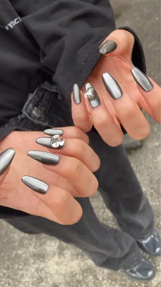 ネイル nailsalon　hue所属・小山 羽奈のネイルデザイン