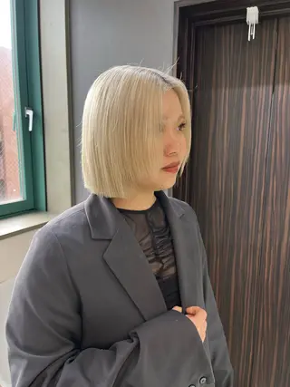 ショート カラー ユイ☆ハイトーン ☆ブリーチデザインのヘアスタイル