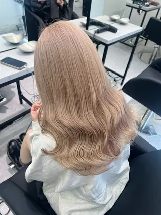 ロング カラー PELE所属・盛れる💖ミルクティ ー💍🎀yuiのヘアスタイル