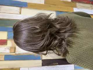 カラー 嶋村夏実🌼レイヤー 🌸白髪ぼかしのヘアスタイル