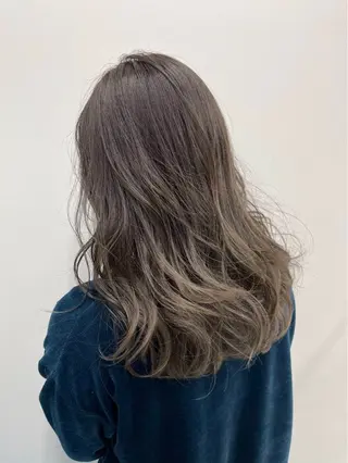 ロング ✨透明感艶カラー YUKI✨のヘアスタイル