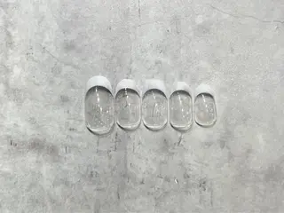 ネイル リスブラン AYUMI 🍎のネイルデザイン