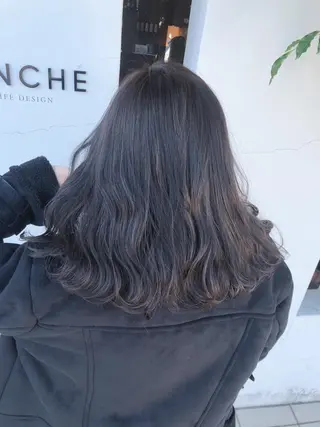 セミロング カラー 具志 正太のヘアスタイル