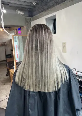 セミロング カラー ROBIN所属・指名数No.1 /NAOYAのヘアスタイル