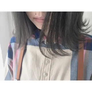 ミディアム カラー fio マナミのヘアスタイル