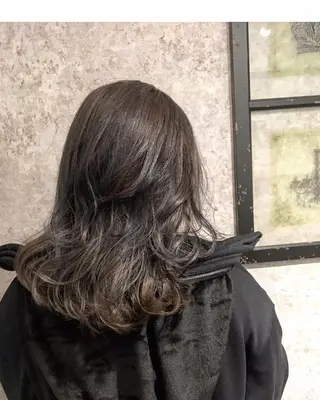 ミディアム カラー パーマ 小顔カット✨ 透明感カラー/村上のヘアスタイル