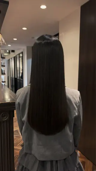 ロング 古川 愛のヘアスタイル