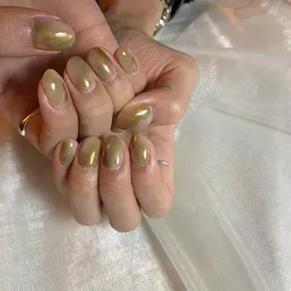 ネイル repos~ルポ~所属・里見 麗のネイルデザイン