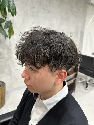 ショート パーマ メンズ ユウ🪄 パーマ指名No1のヘアスタイル
