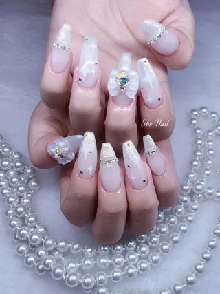 ネイル She   Nail所属・ISA_ BELLAのネイルデザイン