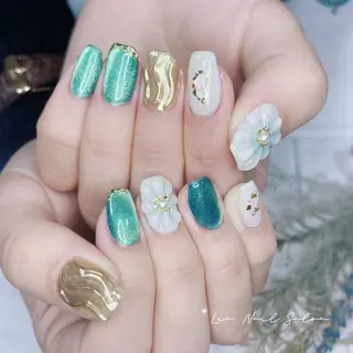 ショート カラー ネイル Lea NAILsalon所属・Le’a NailSalonのネイルデザイン