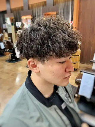 ショート パーマ Laneige 北加賀屋所属・三谷 天兵のヘアスタイル