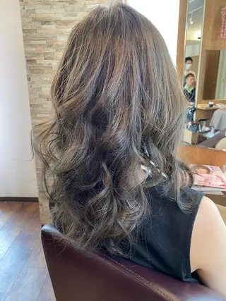 ロング カラー 栞美容室所属・三浦 健太郎のヘアスタイル