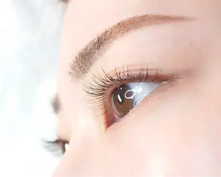 マツエク・マツパ アイフラッシュ京阪百貨店くずはモール店所属・北脇 愛望のマツエク・マツパデザイン