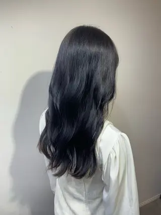 ロング カラー ニシタニ コハルのヘアスタイル