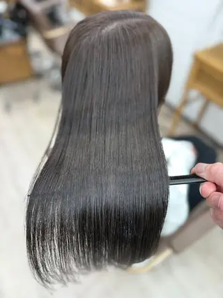 セミロング A'SHE横浜所属・髪質改善特化🔥縮毛 、美髪形成のプロ✂️のヘアスタイル