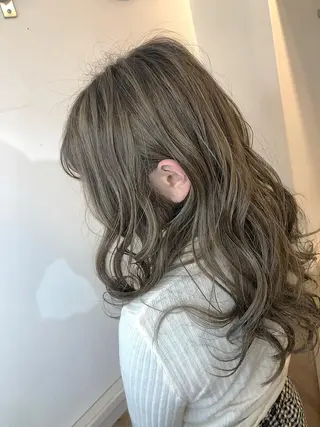 ロング カラー 奥田 恵樹のヘアスタイル