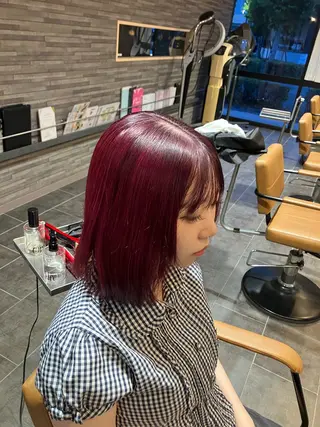 ミディアム カラー 谷口 莉々葵のヘアスタイル