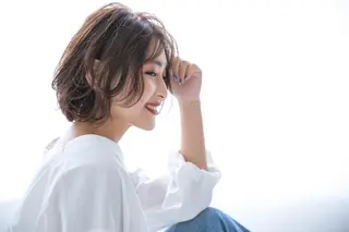 ショート カラー 上田 恵里のヘアスタイル