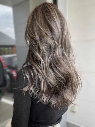 セミロング カラー 山下 渉のヘアスタイル