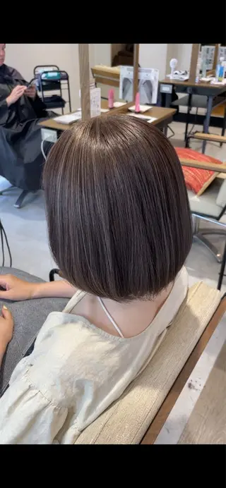 ショート カラー ulQua 戸田のヘアスタイル