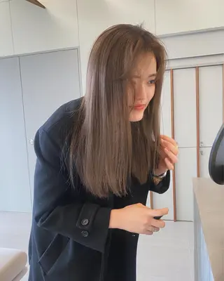 ロング カラー 高発色ブリーチ/ ハイレイヤー🪽aiのヘアスタイル