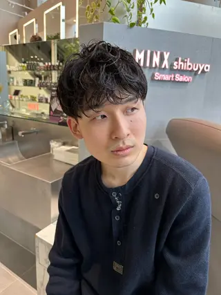 メンズ 齊藤政太 顔周り カット 透明感カラーのヘアスタイル