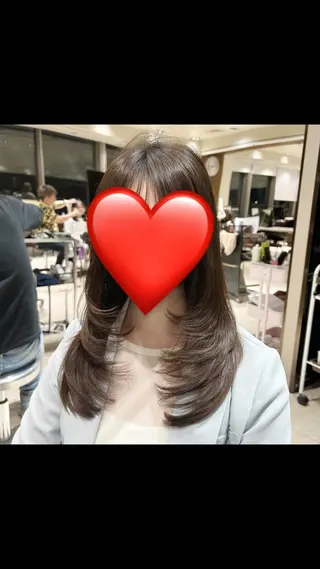 セミロング AFLOAT GINZA所属・透明感カラー/レイヤ ー宮下知也のヘアスタイル