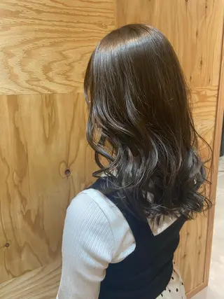 セミロング カラー パーマ ERI  / newi町田のヘアスタイル