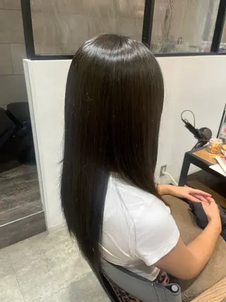 ロング カラー 安田 結羽のヘアスタイル