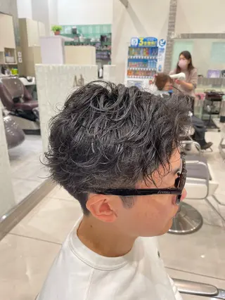 ショート パーマ メンズ メンズパーマ特化 真栄平有希のヘアスタイル