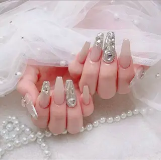 ネイル MoonHi Nail Salon所属・MoonHi Nail 朝霞台のネイルデザイン