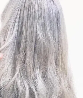 セミロング カラー GOLD BLACK所属・究極の艶髪！ 艶神！大矢祥央のヘアスタイル