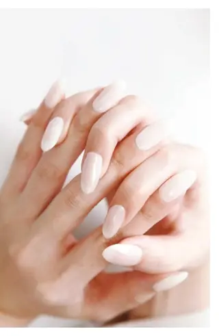 ネイル pink ladyサロン所属・べ にのネイルデザイン