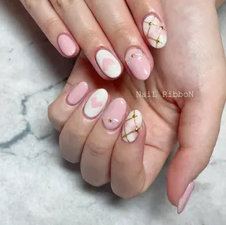 ネイル ネイルリボン 受付スタッフのネイルデザイン