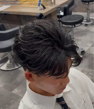 パーマ メンズ センターパート/フェ ザー🔥SHUYAのヘアスタイル