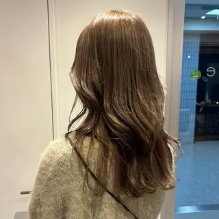 ロング カラー 青木 咲歩のヘアスタイル
