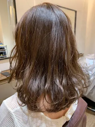 ミディアム カラー tasty priv ate gardenのヘアスタイル