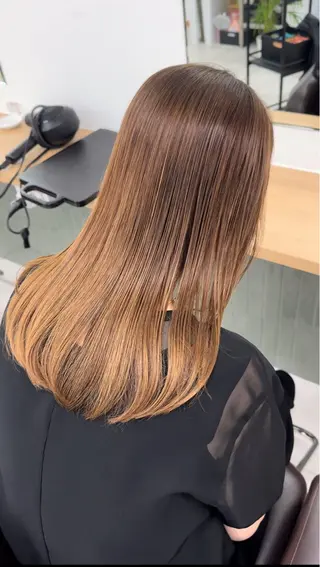 セミロング ブリーチなし/レイヤ ー特化🌈Tommyのヘアスタイル