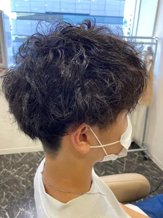 ショート パーマ メンズ 失敗しないパーマ 赤塚雄輝のヘアスタイル