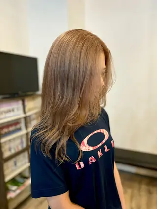 カラー G.O.A.T hair所属・Karen ✂︎GOAThairのヘアスタイル