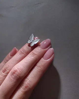 ネイル Nailsalon Repos.所属・Rika🌼 シンプル•マグネットのネイルデザイン