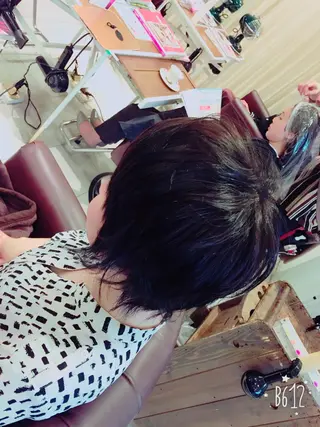 ショート カラー ブリーチカラー🌈 嘉名 真樹のヘアスタイル