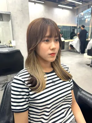 セミロング カラー Misora/ボブ/ レイヤー/艶カラーのヘアスタイル