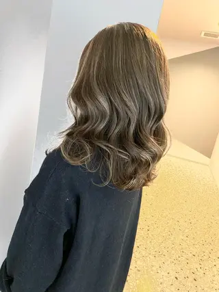 セミロング カラー CIEL中央町店所属・高野響生 /透明感カラーのヘアスタイル