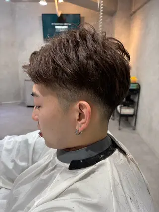 ショート メンズ 🌈透明感カラー 韓国 ミライ🇰🇷のヘアスタイル