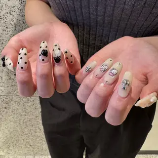 ネイル RIEKO🍒 ワンホン♡推しネイルのネイルデザイン