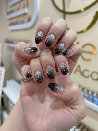 ネイル MQueen ネイルサロンマルのネイルデザイン